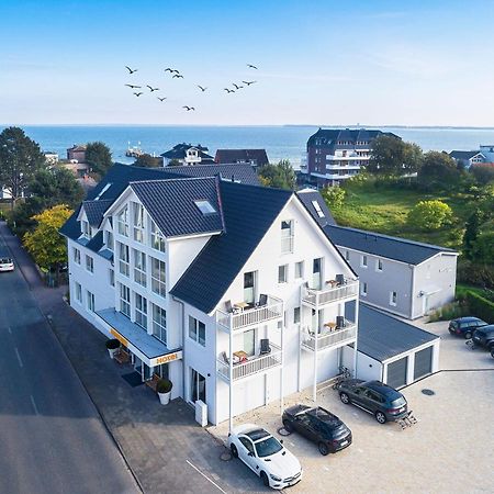 Hotel Meerzeit Scharbeutz Exterior photo